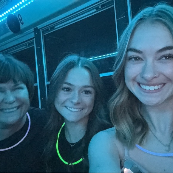 Hey I’m Charlee! 😆 - Picture 4 of 6